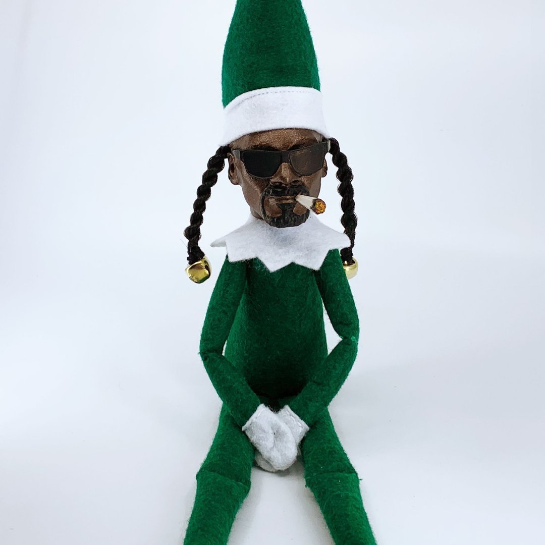 (✌️CHRISTMAS SALE NOW-48% OFF) Snoop on a Stoop Christmas Elf Doll